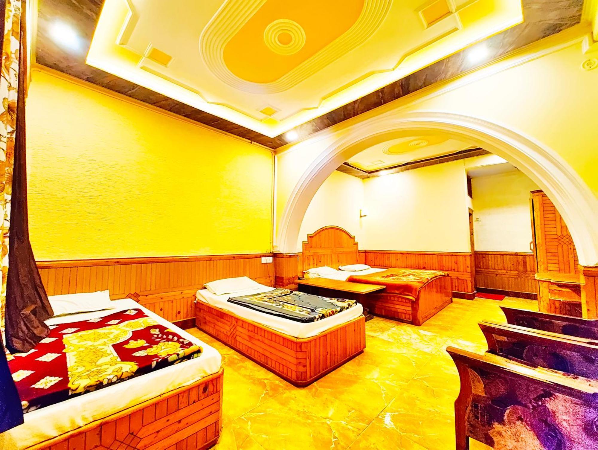 Hotel Shalimar The Mall Road Nainital Exterior foto