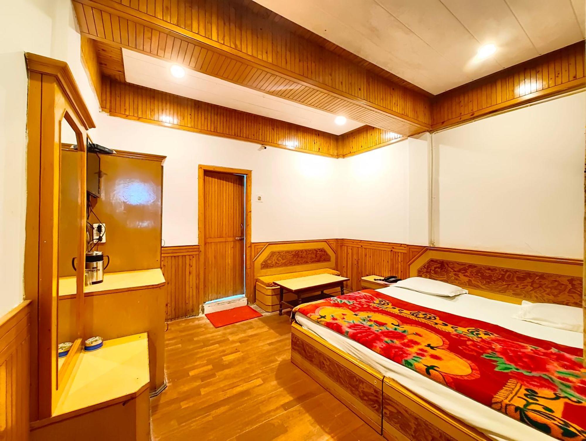 Hotel Shalimar The Mall Road Nainital Exterior foto